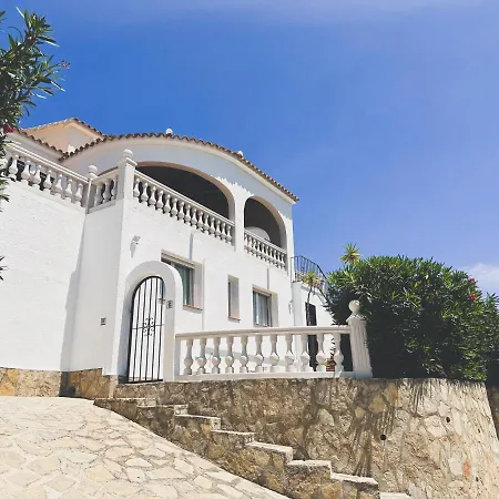 Greta Villa *